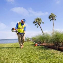 STIHL FS 131 R 16.5 In. Gas Brushcutter -Stihl Lifetime Shop 397efc70 bd05 4151 9ee5 a6e04d9870ce