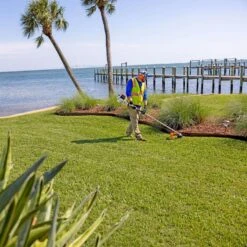 STIHL FS 131 R 16.5 In. Gas Brushcutter -Stihl Lifetime Shop 524b4b96 a760 4214 82da 58a99eaf3547