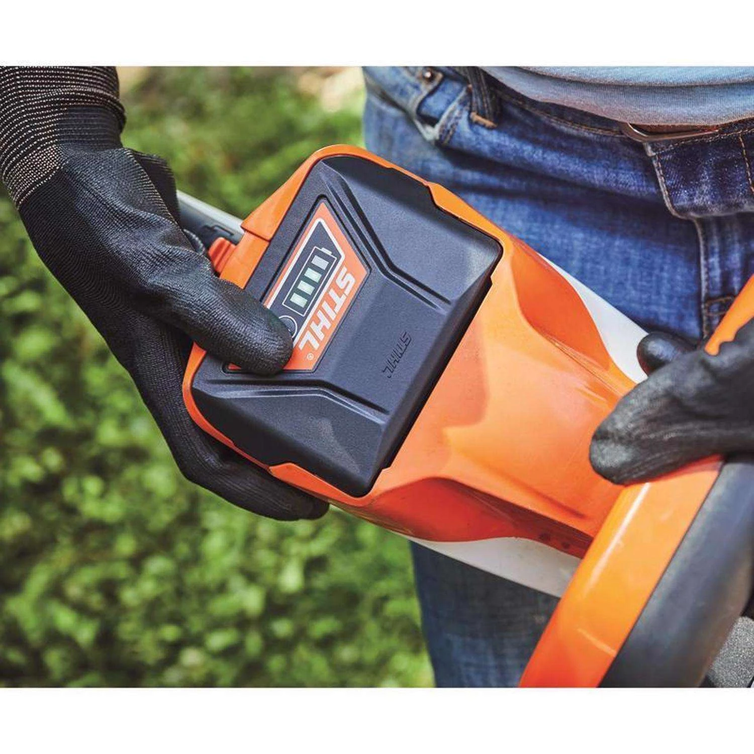 STIHL HSA 56 18 In. 36 V Battery Hedge Trimmer Kit (Battery & Charger) 7 STIHL HSA 56 18 In. 36 V Battery Hedge Trimmer Kit (Battery & Charger) - Image 5