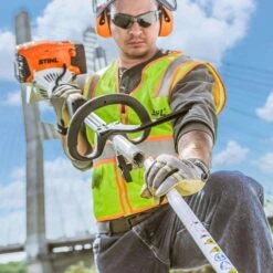 STIHL KombiMotor KM 131 R Gas Multi-System Power Head 15 STIHL KombiMotor KM 131 R Gas Multi-System Power Head -Stihl Lifetime Shop b16ece67 2443 4910 9665 3a3961e60c92