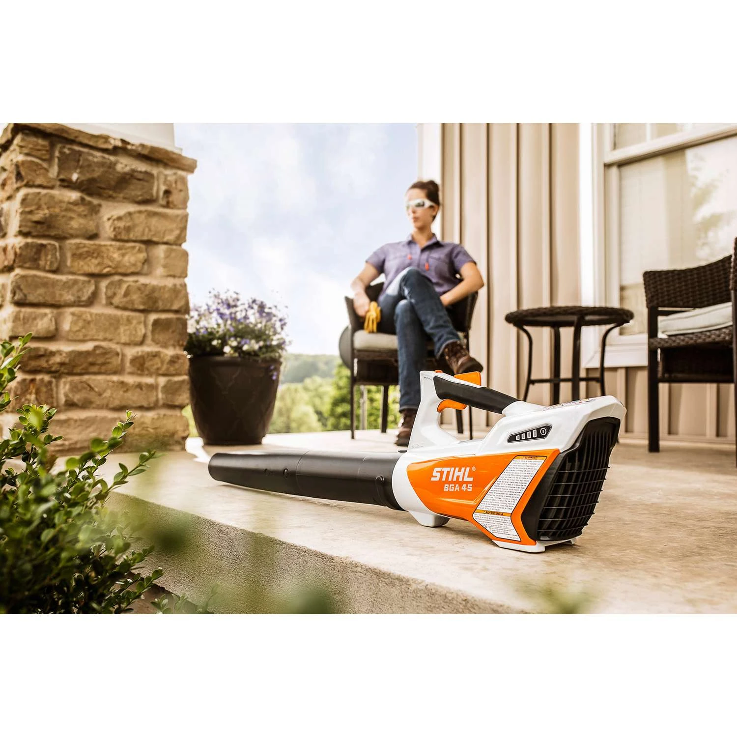STIHL BGA 45 85 Mph 235 CFM Battery Handheld Leaf Blower Kit (Battery & Charger) 10 STIHL BGA 45 85 Mph 235 CFM Battery Handheld Leaf Blower Kit (Battery & Charger) - Image 8